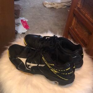 Mizuno volleyball shoes